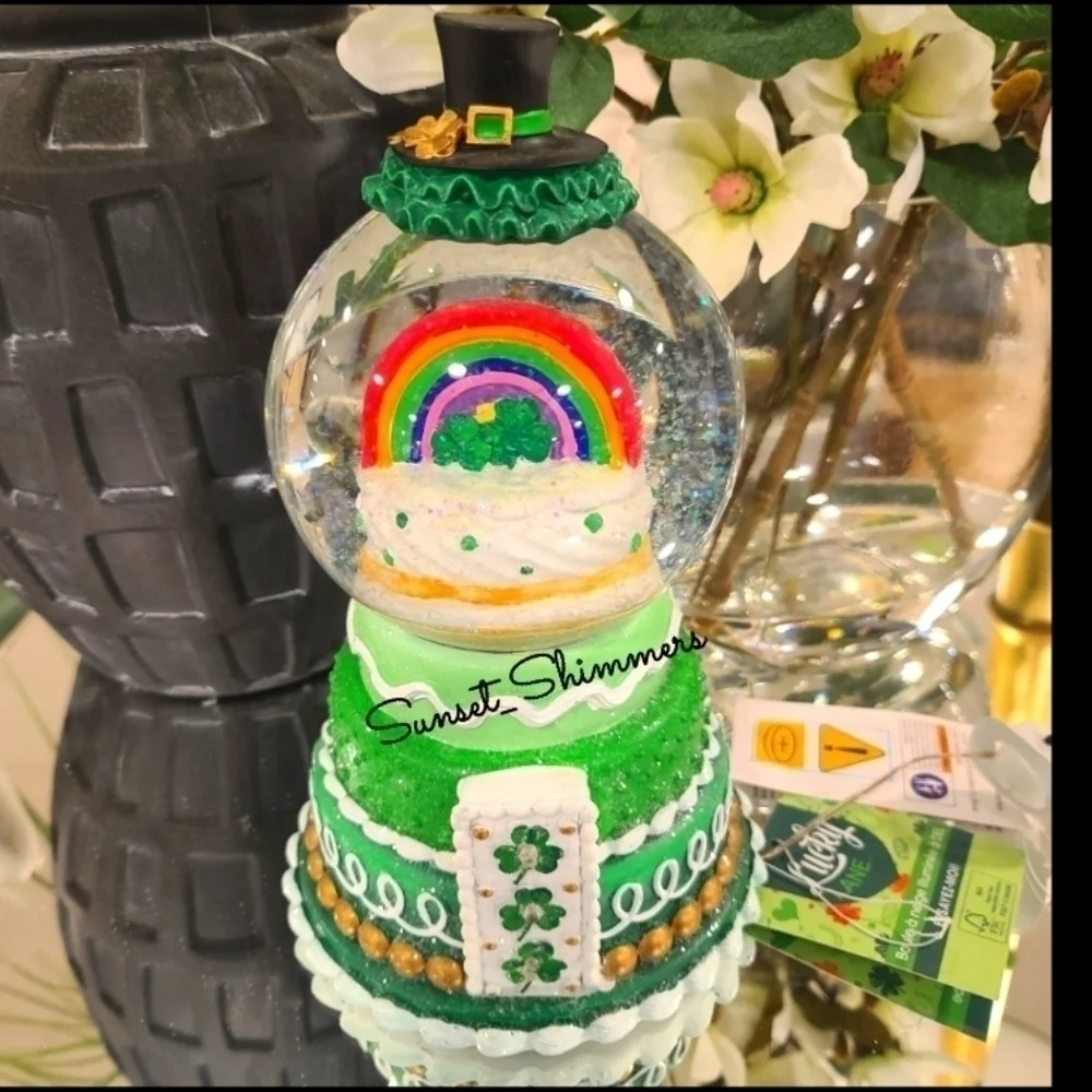 St Patricks Day Light up Gingerbread Tier Cake Rainbow Lucky Shamrock Snowglobe